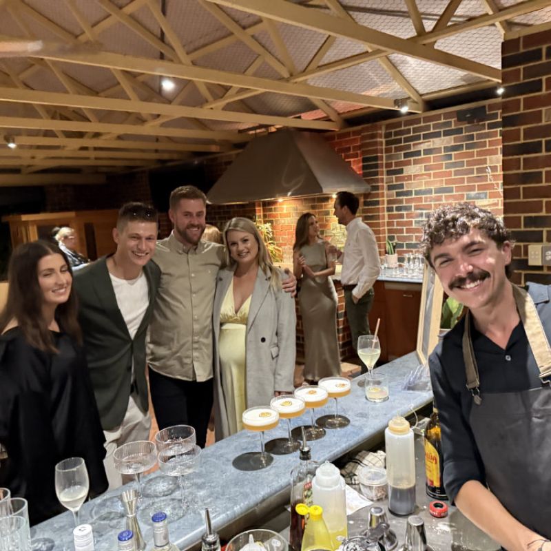 Mobile cocktail bartender